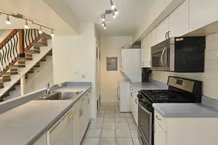 726 E Old Willow Rd, Prospect Heights, IL 60070 - Photo 6