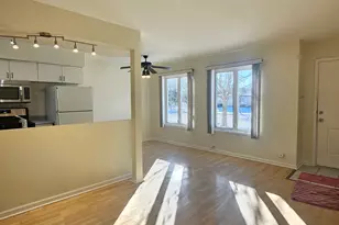 726 E Old Willow Rd, Prospect Heights, IL 60070 - Photo 10