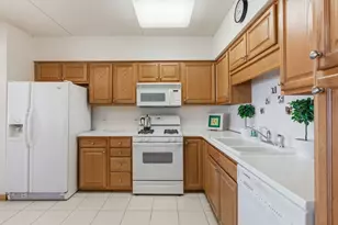 5055 W Madison St, Skokie, IL 60077 - Photo 10