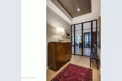 56 W Huron Street #5, Chicago, IL 60654 - Photo 4