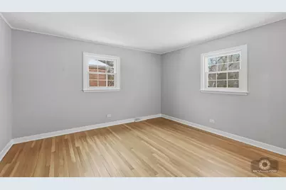 1017 N Main Street, Wheaton, IL 60187 - Photo 16