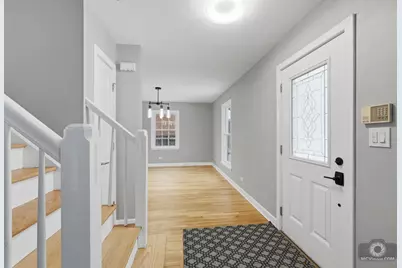 1017 N Main Street, Wheaton, IL 60187 - Photo 4