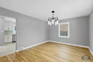 1017 N Main St, Wheaton, IL 60187 - Photo 8