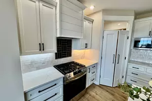 1927 Parkside Dr, Sycamore, IL 60178 - Photo 12