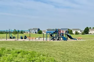 1927 Parkside Dr, Sycamore, IL 60178 - Photo 16