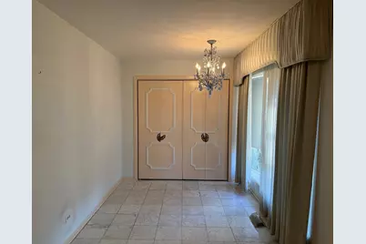 6247 N Kilpatrick Avenue, Chicago, IL 60646 - Photo 2