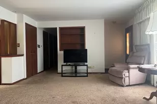 535 E 166th Pl, South Holland, IL 60473 - Photo 2