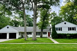 825 Highview Terrace, Lake Forest, IL 60045 - Photo 1