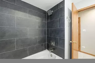 4311 N Grace St, Schiller Park, IL 60176 - Photo 8