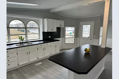 2464 E 29th Road #3, Seneca, IL 61360 - Photo 6