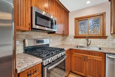 533 Hitchcock Avenue, Lisle, IL 60532 - Photo 12