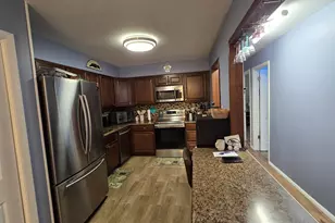 161 W Elk Trail W, Carol Stream, IL 60188 - Photo 2