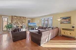 1227 N Ashley Ln, Addison, IL 60101 - Photo 2
