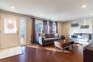 13415 S Mackinaw Ave, Chicago, IL 60633 - Photo 6