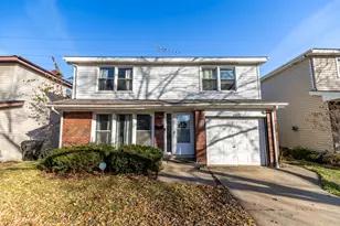 13415 S Mackinaw Ave, Chicago, IL 60633 - Photo 1