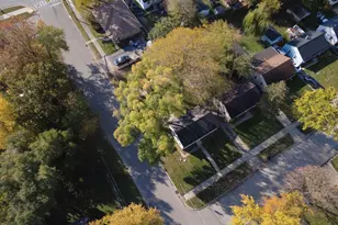 1517 Lyons Ct, Waukegan, IL 60085 - Photo 2