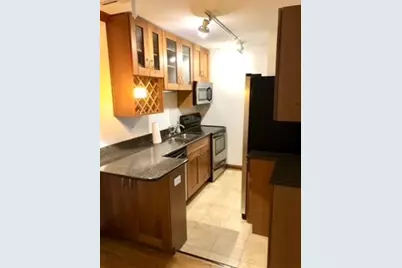 512 W Barry Avenue #206, Chicago, IL 60657 - Photo 2