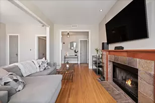 2013 W Concord Pl, Chicago, IL 60647 - Photo 8