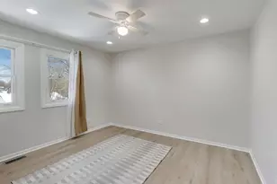 508 Beechwood Dr, Round Lake, IL 60073 - Photo 14