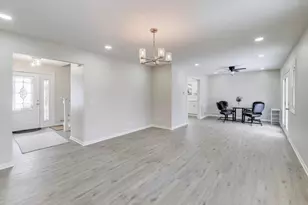 508 Beechwood Dr, Round Lake, IL 60073 - Photo 6