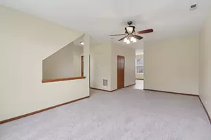 1475 W Sedgewood Ct, Round Lake, IL 60073 - Photo 8