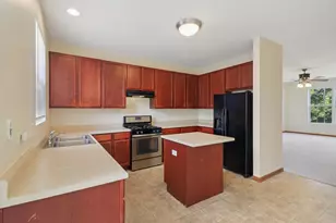 1475 W Sedgewood Ct, Round Lake, IL 60073 - Photo 10