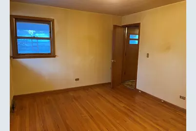 6142 W Barry Avenue, Chicago, IL 60634 - Photo 10