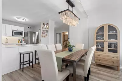 525 W Hawthorne Place #2008, Chicago, IL 60657 - Photo 8