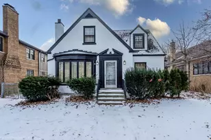 6738 N Ionia Ave, Chicago, IL 60646 - Photo 1