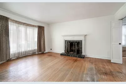 6738 N Ionia Avenue, Chicago, IL 60646 - Photo 4