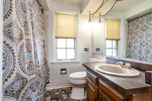 6738 N Ionia Ave, Chicago, IL 60646 - Photo 12