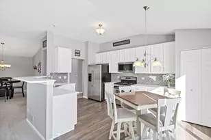 6711 Glenmoor Ct, McHenry, IL 60050 - Photo 12