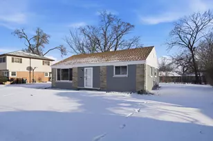 223 S Orchard Dr, Park Forest, IL 60466 - Photo 2