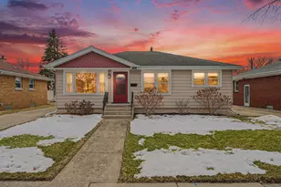 735 E 163rd St, South Holland, IL 60473 - Photo 1