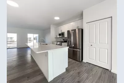 255 Regency Court #C, Wauconda, IL 60084 - Photo 4