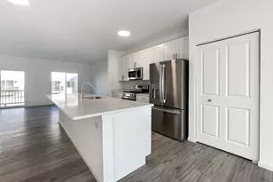 255 Regency Ct, Wauconda, IL 60084 - Photo 4