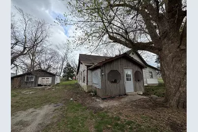 112 S Walnut Street, Oakland, IL 61943 - Photo 8