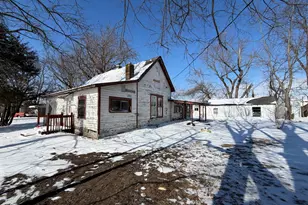 112 S Walnut St, Oakland, IL 61943 - Photo 8