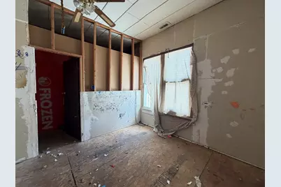 112 S Walnut Street, Oakland, IL 61943 - Photo 4