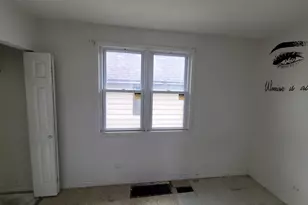 303 W 153rd Pl, Calumet City, IL 60409 - Photo 8