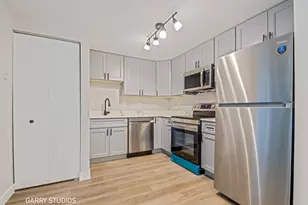 340 Klein Creek Ct, Carol Stream, IL 60188 - Photo 6