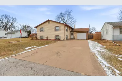 1126 13th Street, Silvis, IL 61282 - Photo 2