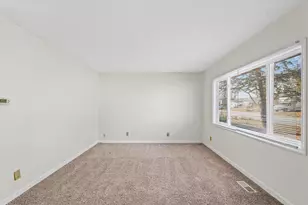 402 S Dodson Dr, Urbana, IL 61802 - Photo 6