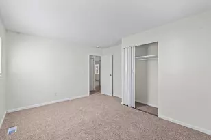 402 S Dodson Dr, Urbana, IL 61802 - Photo 16