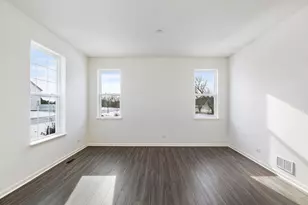 31998 Savannah Dr, Lakemoor, IL 60051 - Photo 4