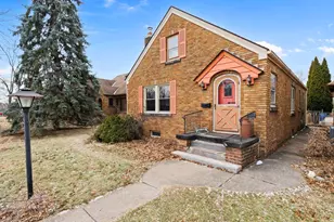 1826 41st St, Rock Island, IL 61201 - Photo 2