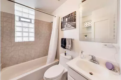 1537 W Augusta Boulevard #3R, Chicago, IL 60642 - Photo 12