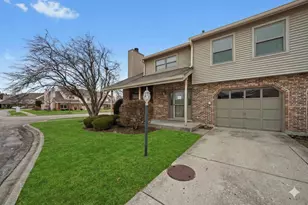 9301 Waterford Ln, Orland Park, IL 60462 - Photo 2
