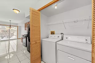 9301 Waterford Ln, Orland Park, IL 60462 - Photo 16