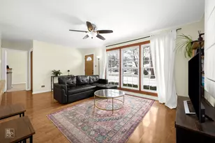 3710 Meadow Dr, Rolling Meadows, IL 60008 - Photo 2